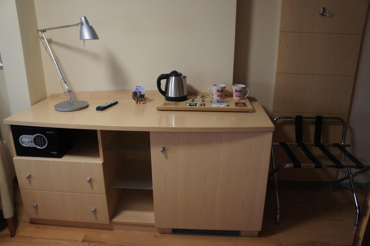 Bialy Slon Delux Hostel Gdynia Bagian luar foto