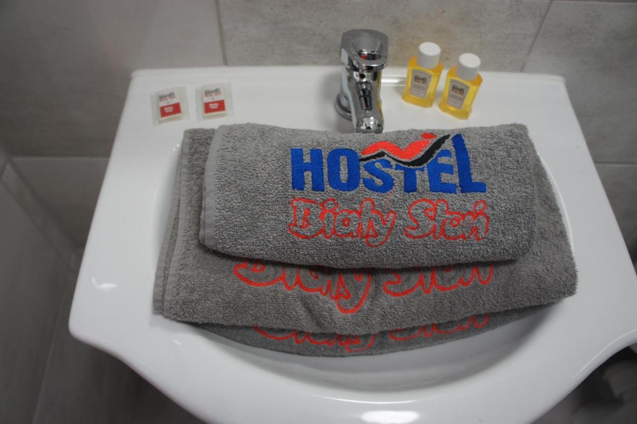 Bialy Slon Delux Hostel Gdynia Bagian luar foto