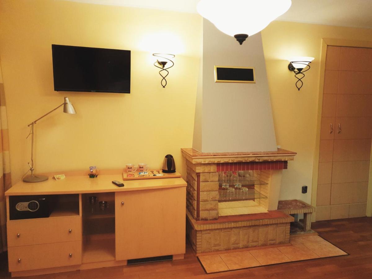 Bialy Slon Delux Hostel Gdynia Bagian luar foto