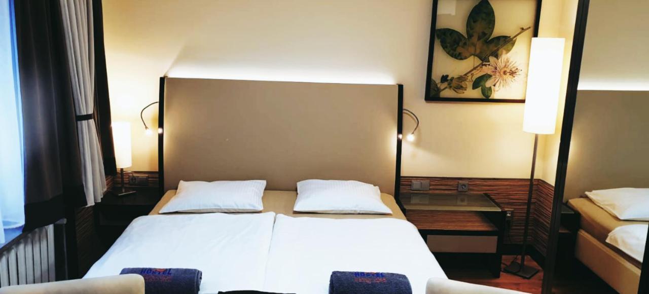 Bialy Slon Delux Hostel Gdynia Bagian luar foto
