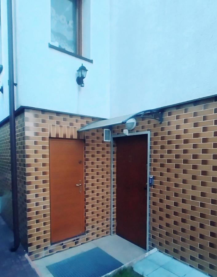 Bialy Slon Delux Hostel Gdynia Bagian luar foto